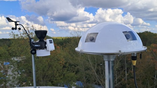 Prace montażowe na dachu Obserwatorium